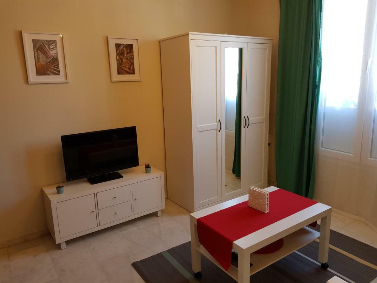 **** Genuar Apartments Malaga Center Esterno foto